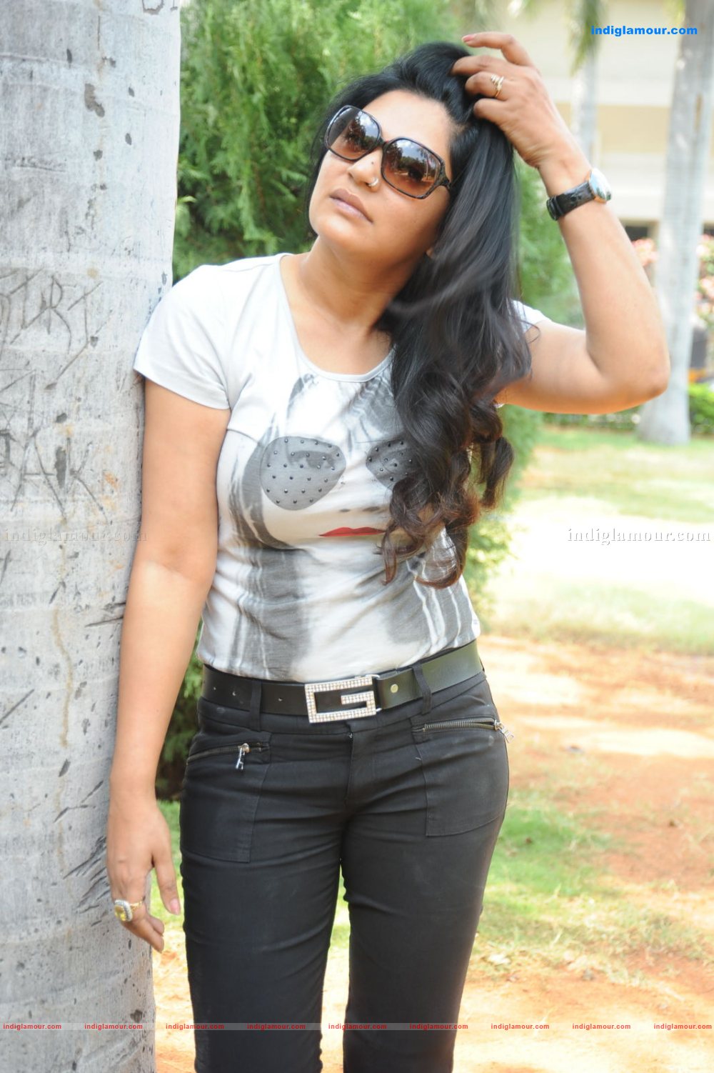 Zarine Ali Actress hd photo