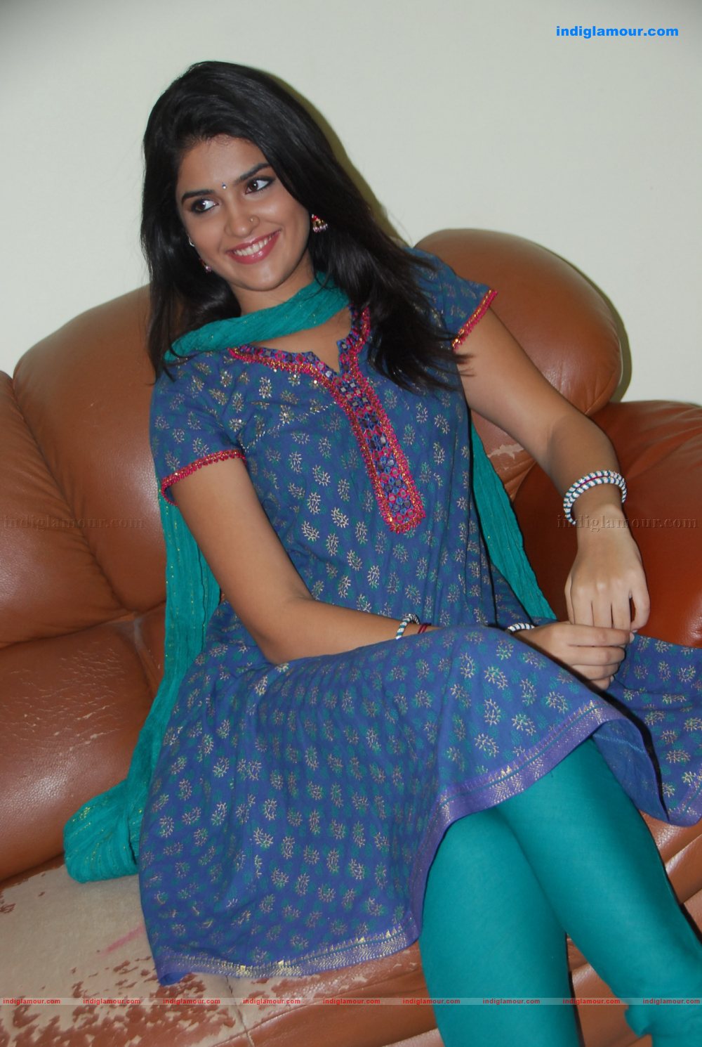 Deeksha Seth Actress hd photo