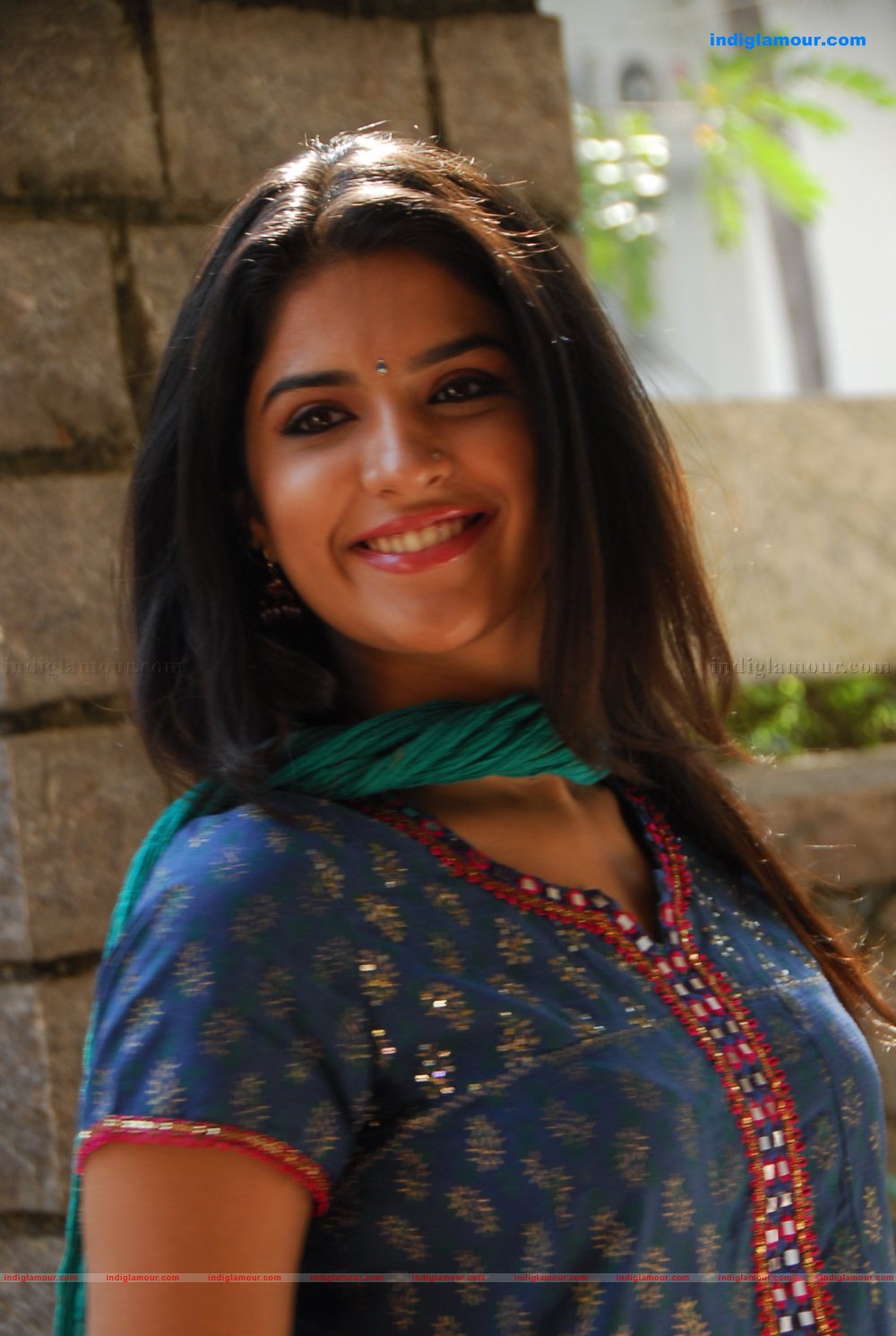 Deeksha Seth Actress hd photo