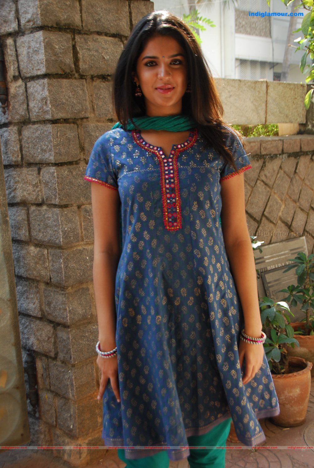Deeksha Seth Actress hd photo