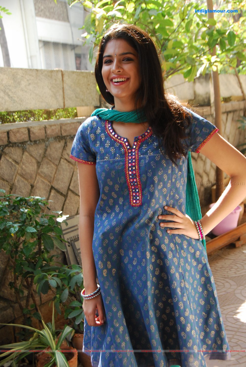 Deeksha Seth Actress hd photo