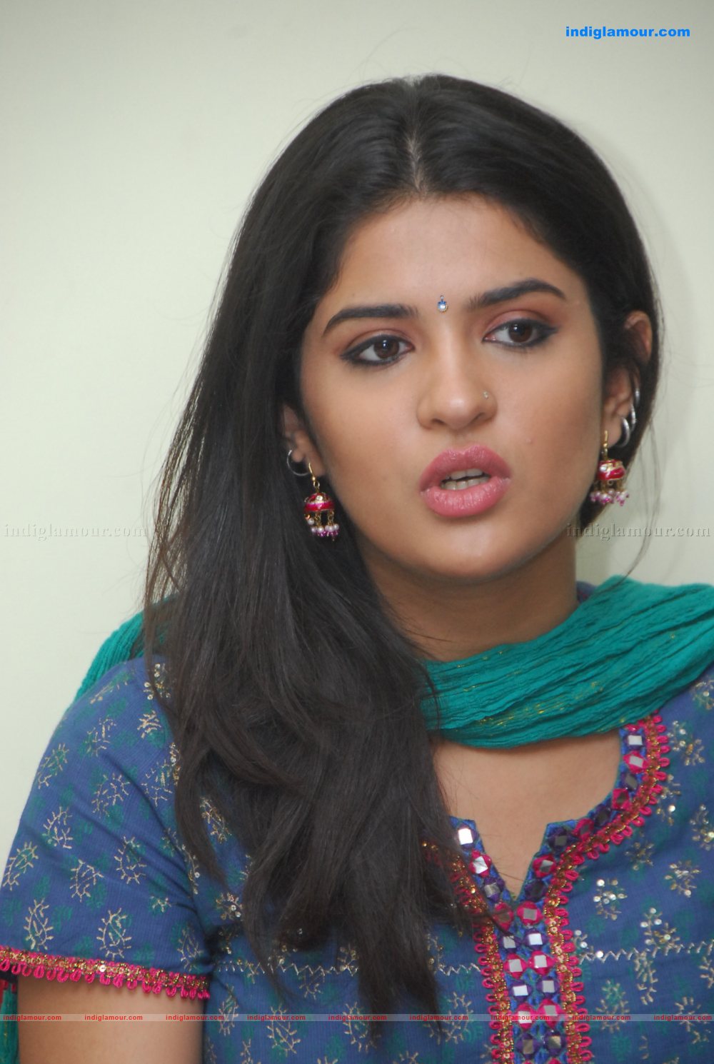 Deeksha Seth Actress hd photo