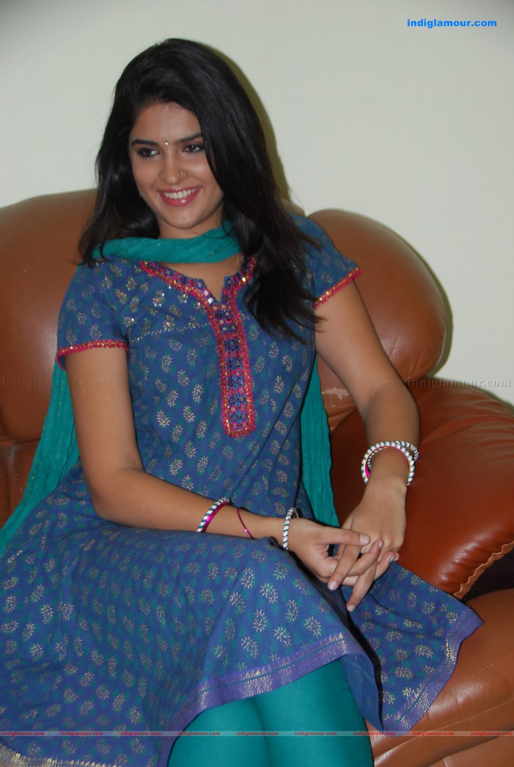 Deeksha Seth Actress hd photo