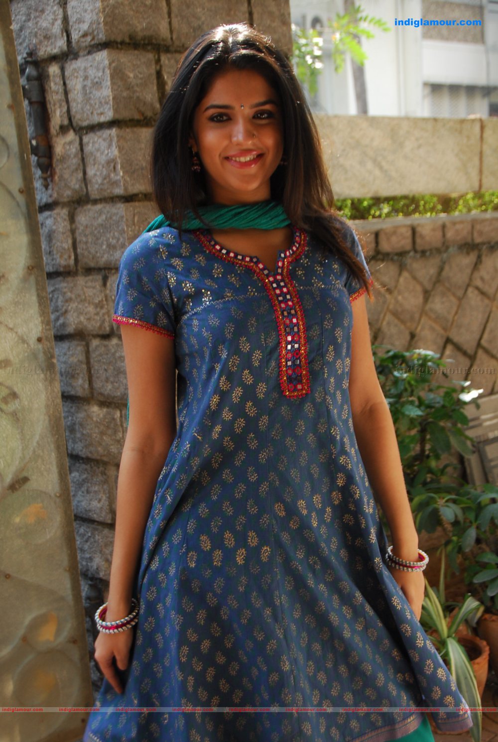 Deeksha Seth Actress hd photo