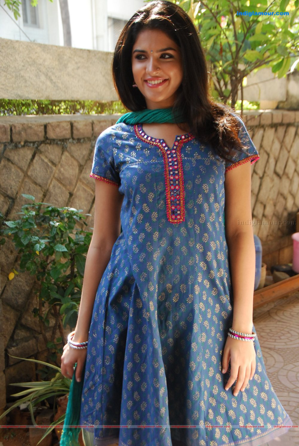 Deeksha Seth Actress hd photo