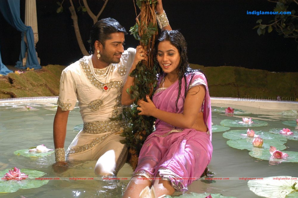 Poorna Actress hd photo