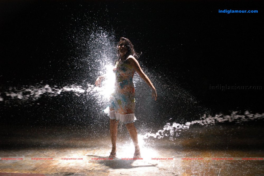 Poorna Actress hd photo