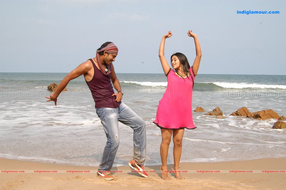 Poorna Actress hd photo