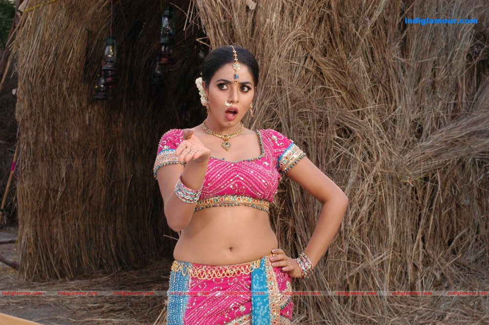 Poorna Actress hd photo