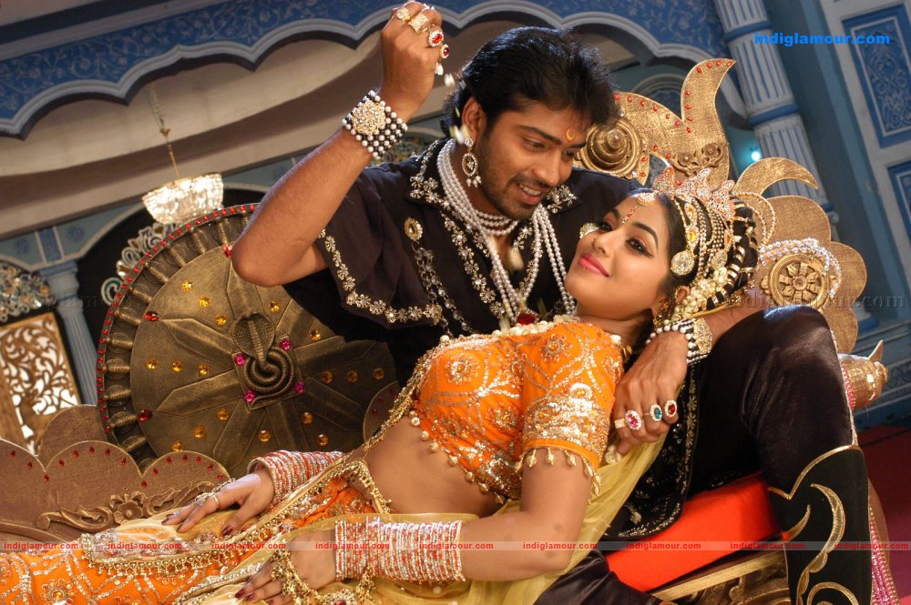 Poorna Actress hd photo