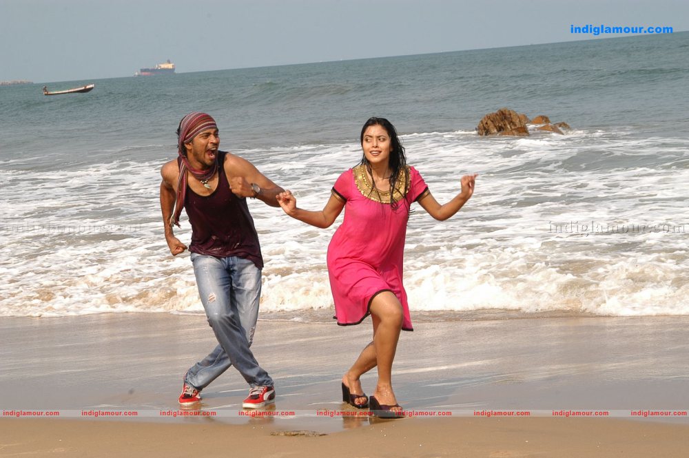 Poorna Actress hd photo
