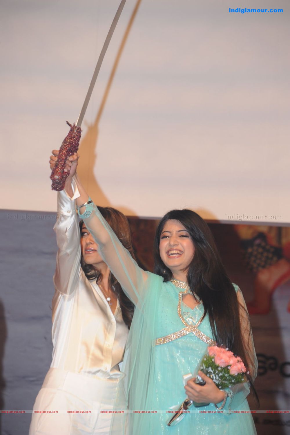 Poonam Kaur Actress hd photo