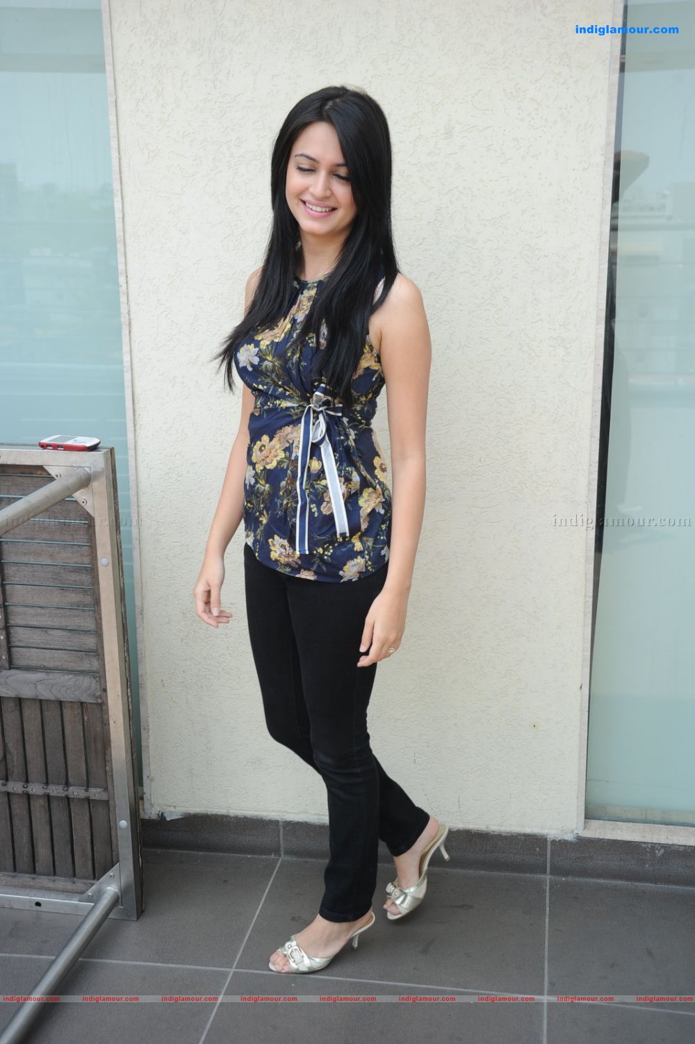 Kriti Kharbanda Actress hd photo