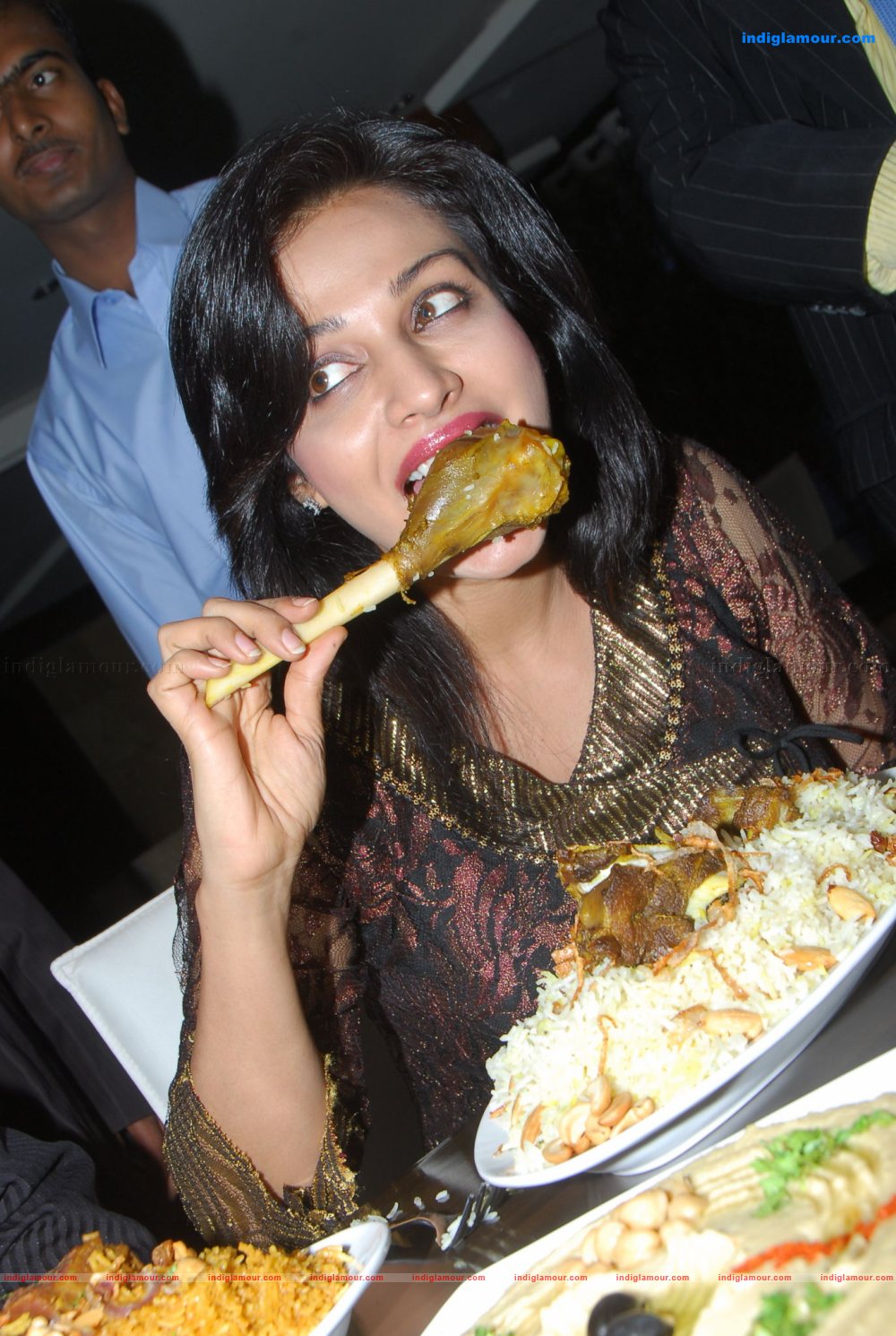 Asha Saini Actress hd photo
