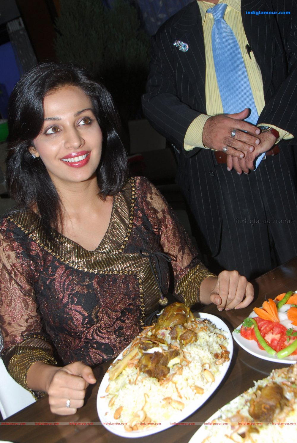 Asha Saini Actress hd photo