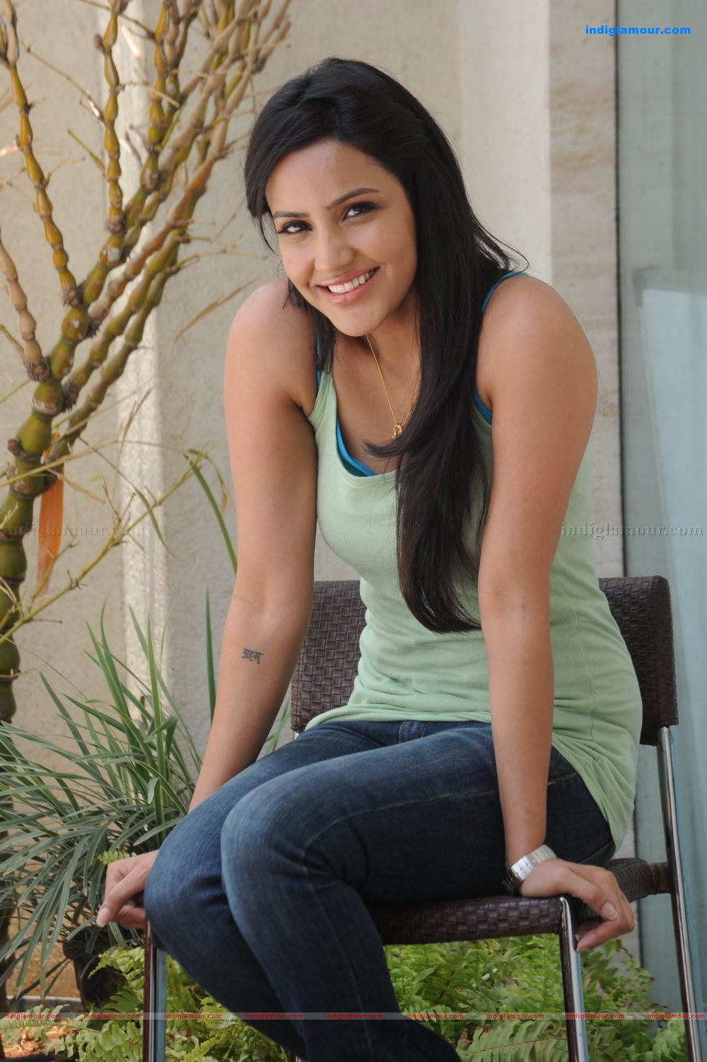 Priya Anand Actress hd photo