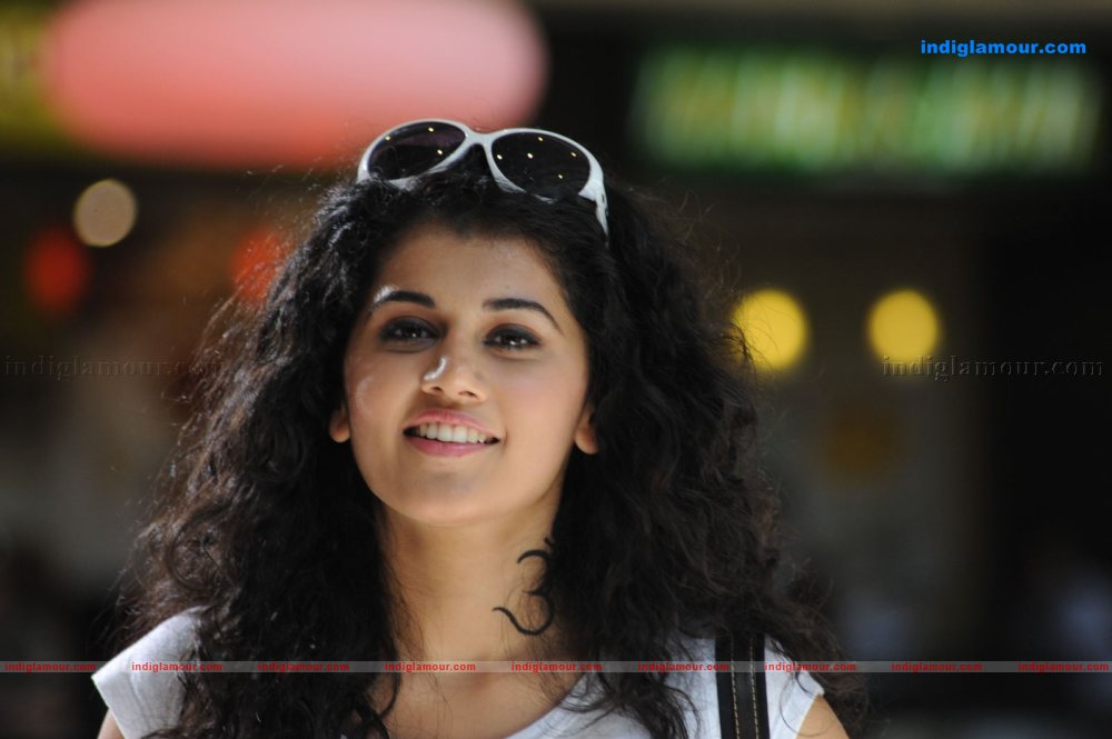 Tapsee Actress hd photo