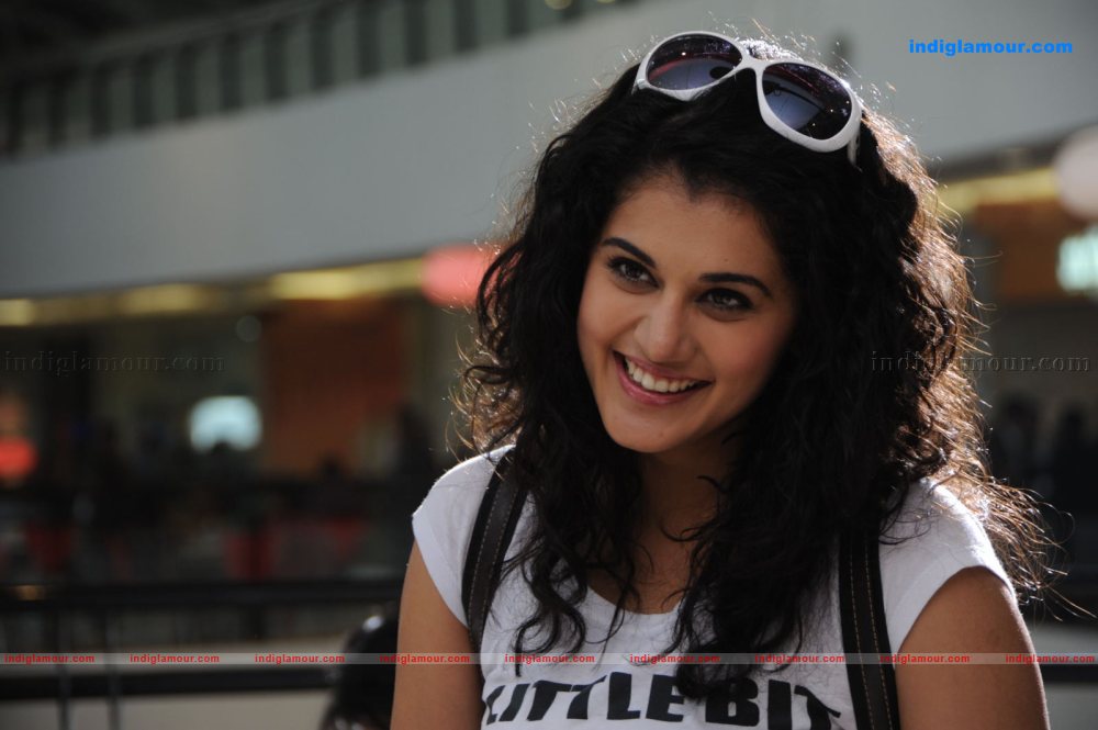 Tapsee Actress hd photo
