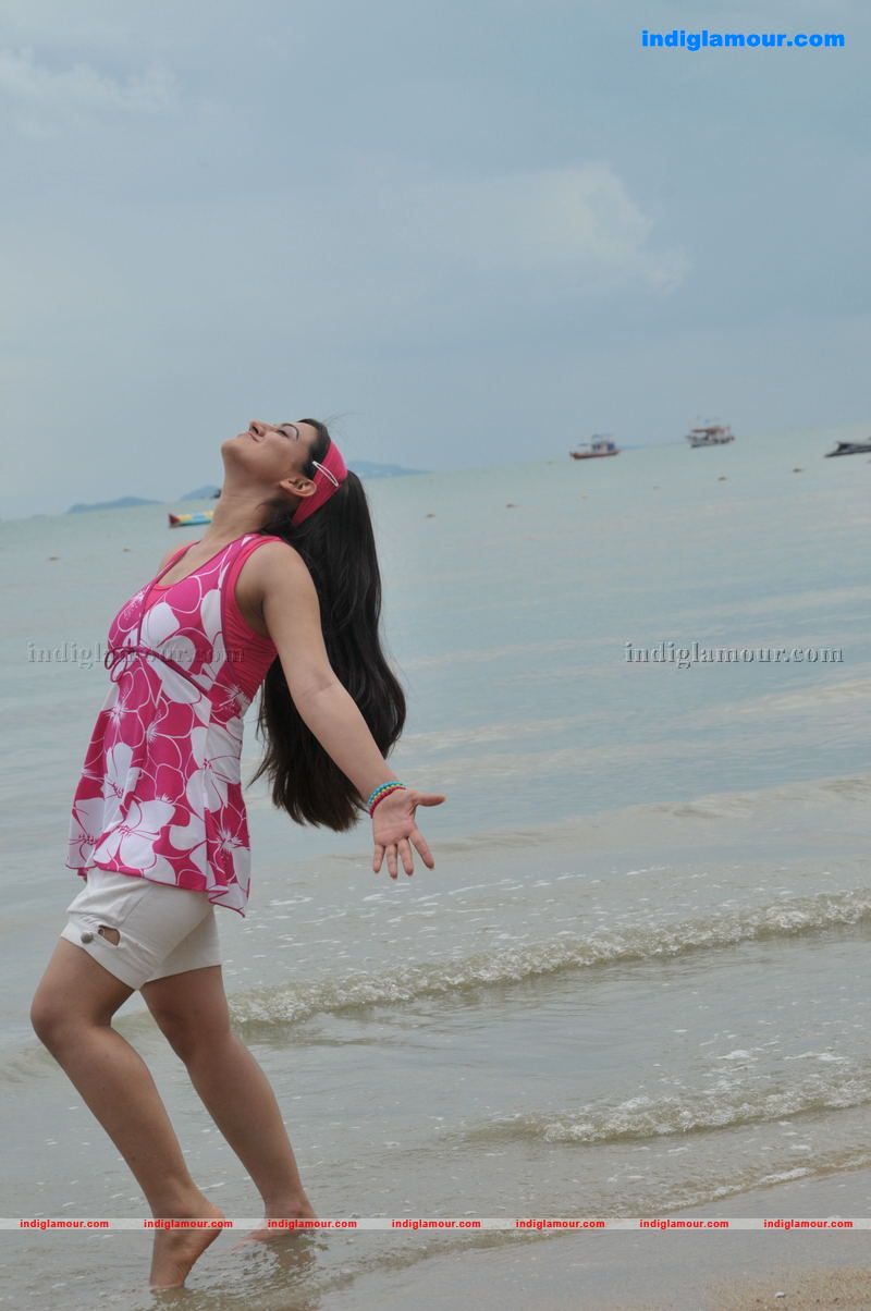 Aksha Actress hd photo