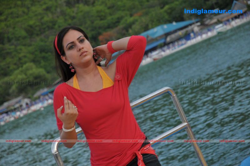 Aksha Actress hd photo