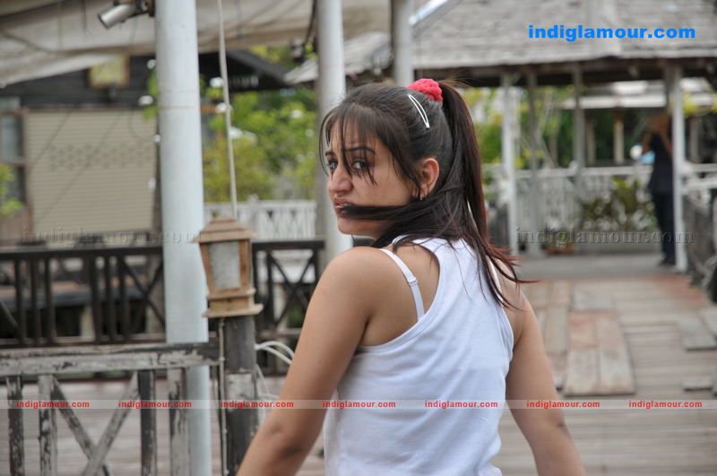 Aksha Actress hd photo