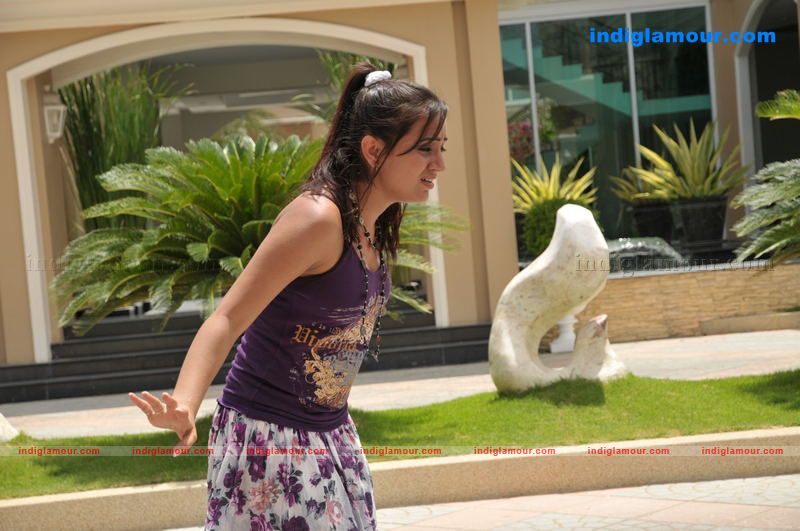 Aksha Actress hd photo