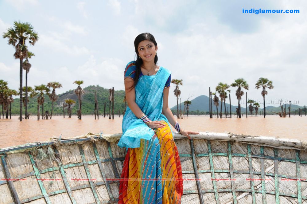 Pranitha Actress hd photo