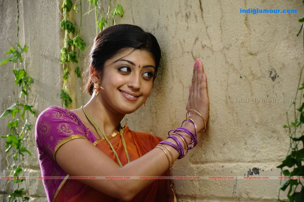 Pranitha Actress hd photo