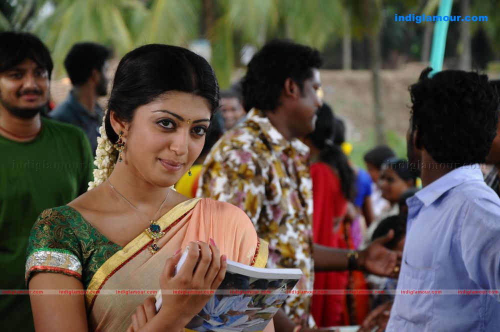 Pranitha Actress hd photo