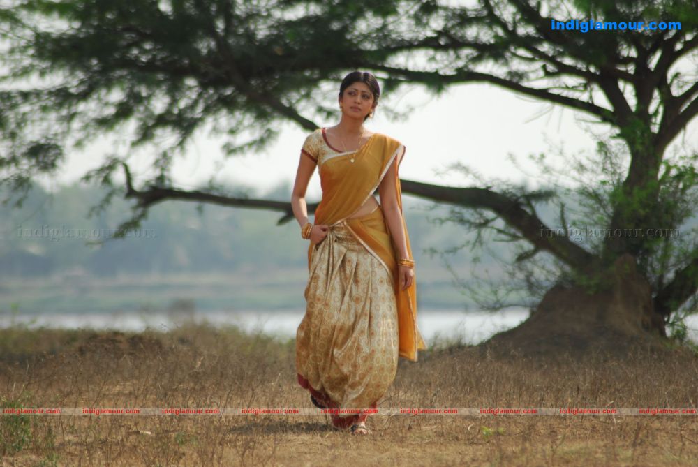 Pranitha Actress hd photo