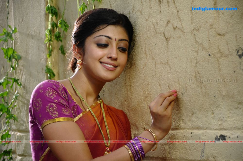 Pranitha Actress hd photo