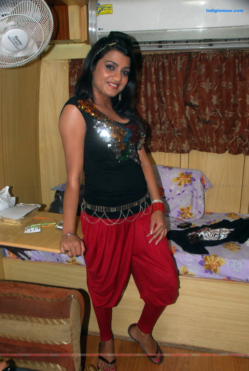 Tashu Kaushik Actress hd photo