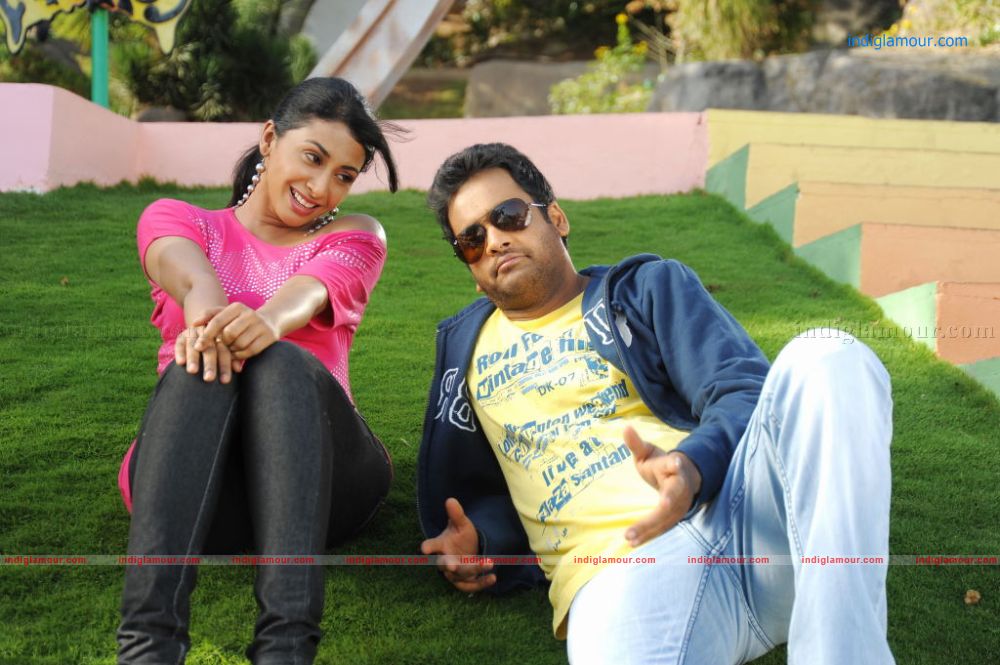 Gayatri Iyer Actress hd photo