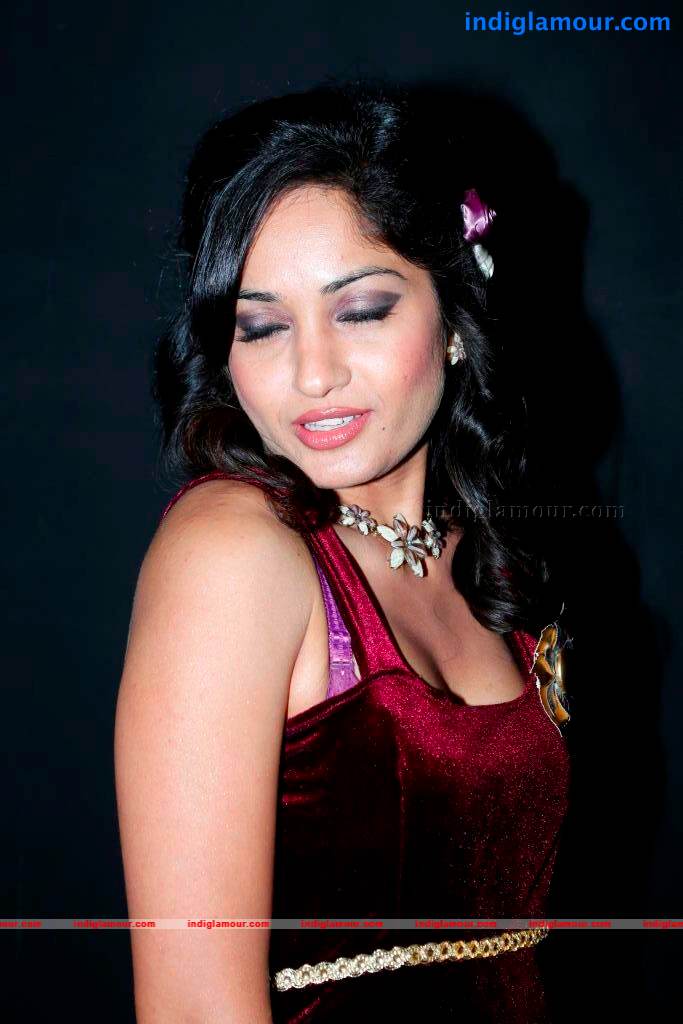 Madhavi Latha Actress hd photo