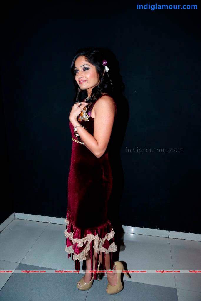 Madhavi Latha Actress hd photo