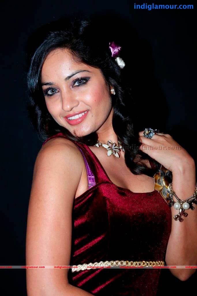 Madhavi Latha Actress hd photo