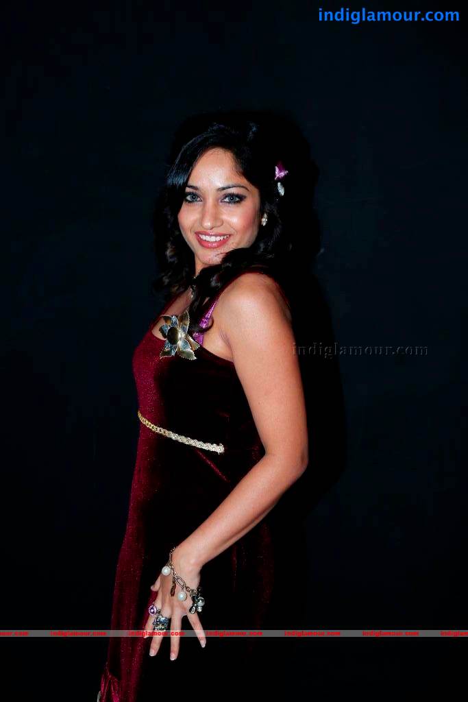 Madhavi Latha Actress hd photo