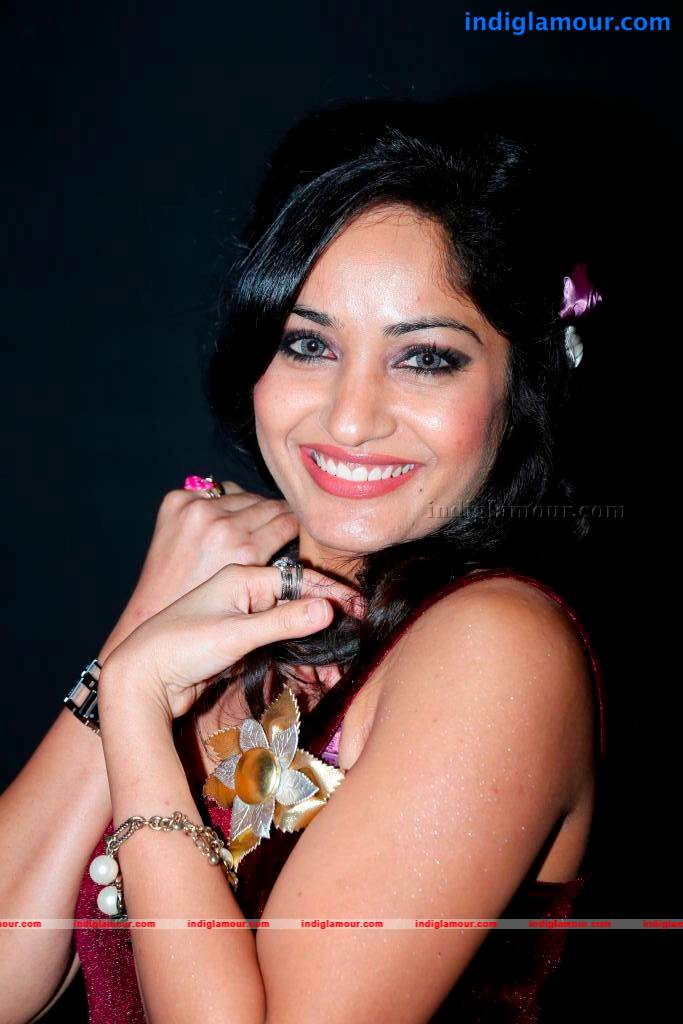 Madhavi Latha Actress hd photo