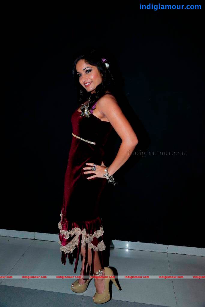 Madhavi Latha Actress hd photo