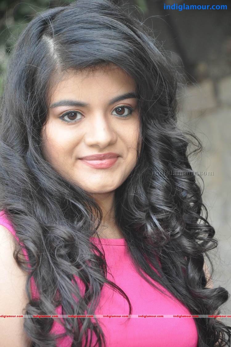 Meenakshi Actress hd photo