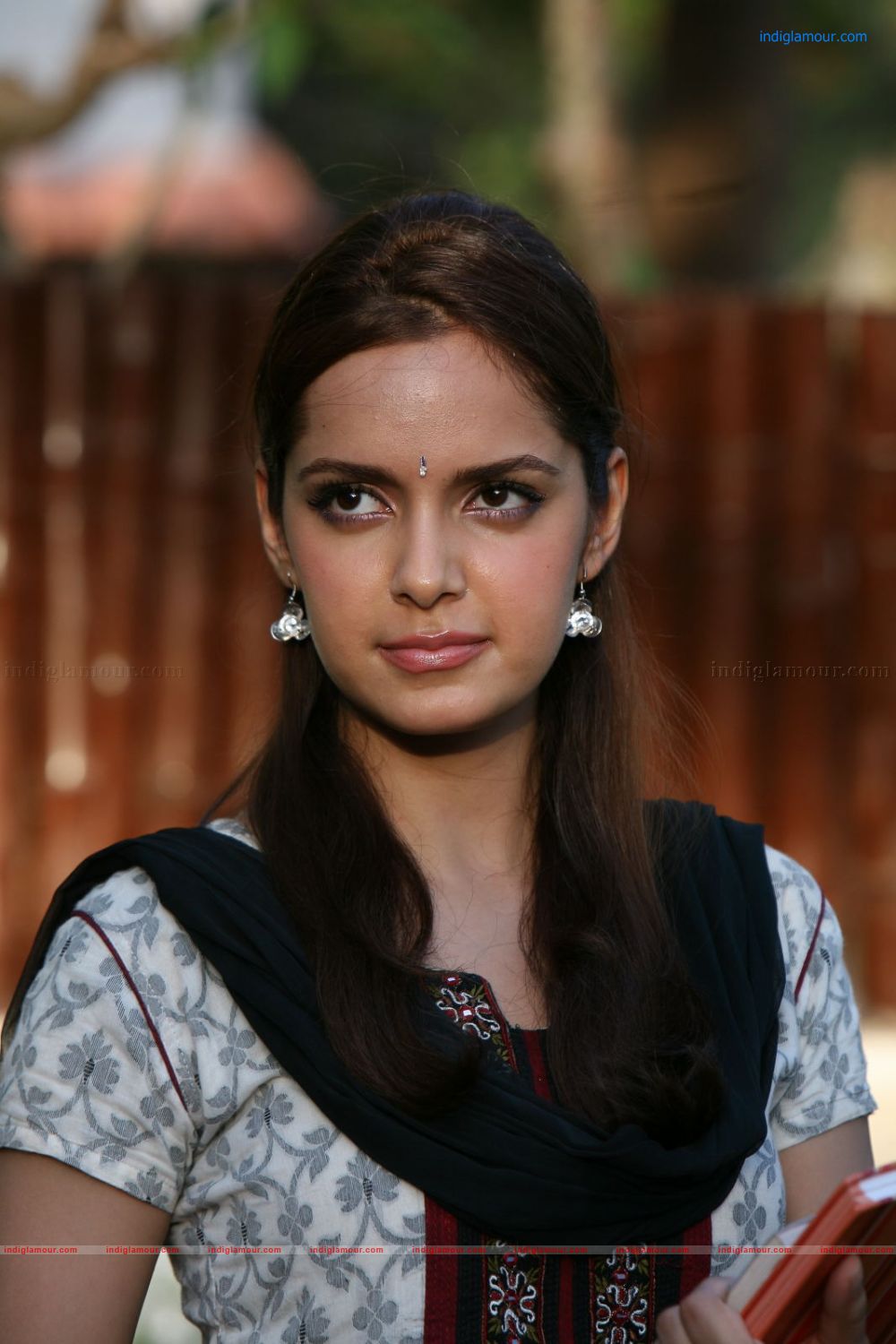 Shazahn Padamsee Actress hd photo