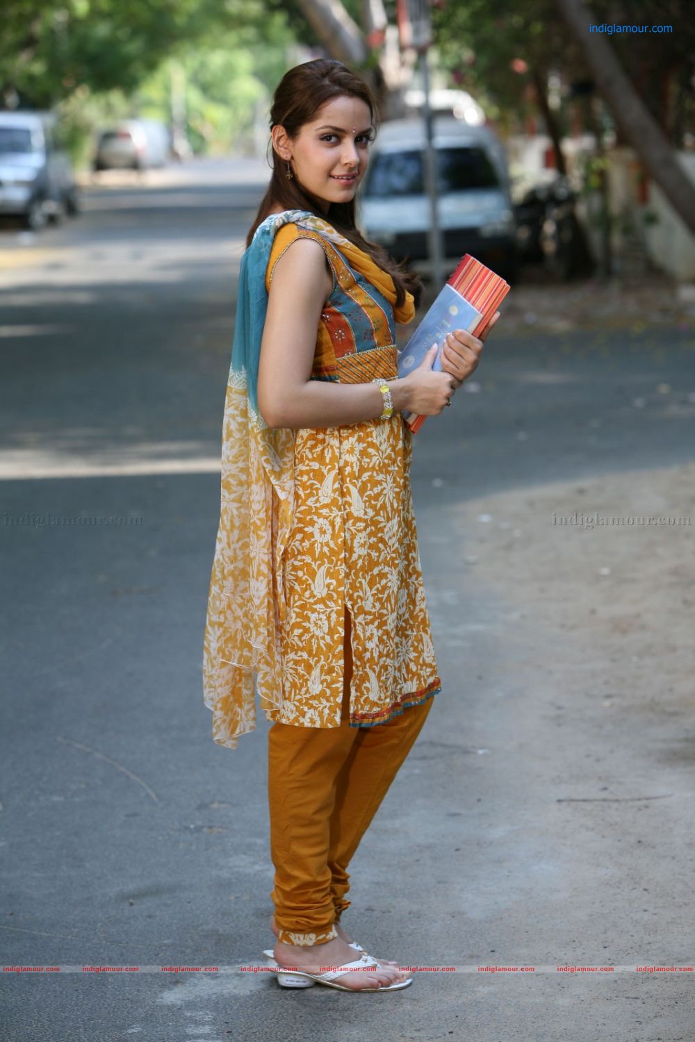 Shazahn Padamsee Actress hd photo