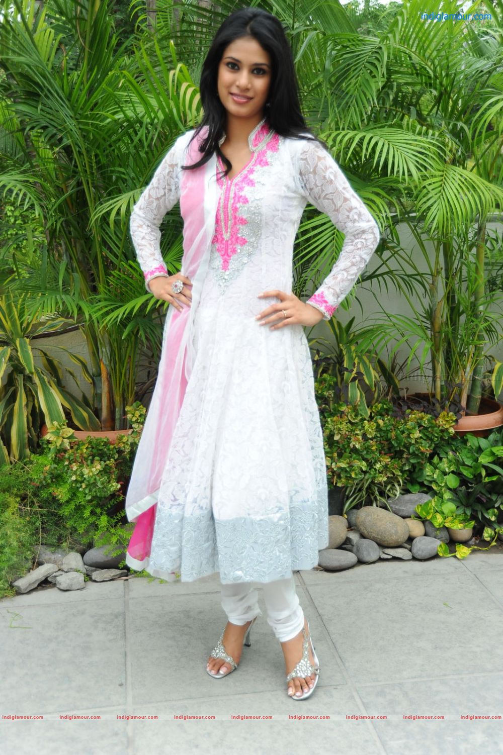 Zara Actress hd photo