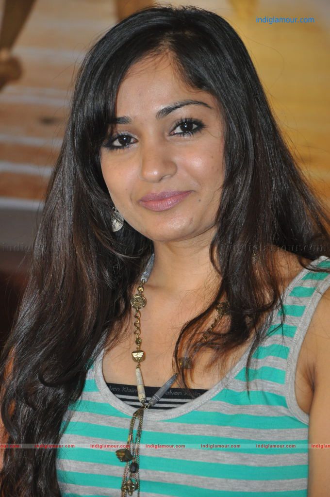 Madhavi Latha Actress hd photo