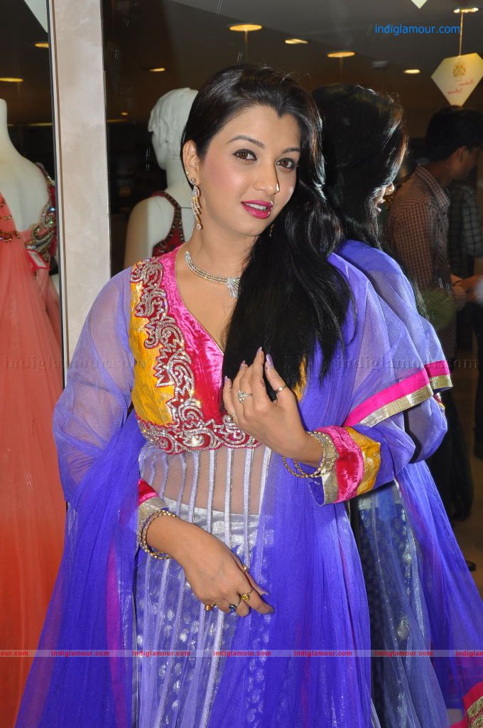 Siddhi Mamre Actress hd photo