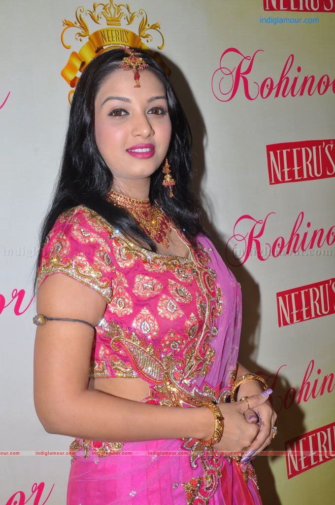 Siddhi Mamre Actress hd photo