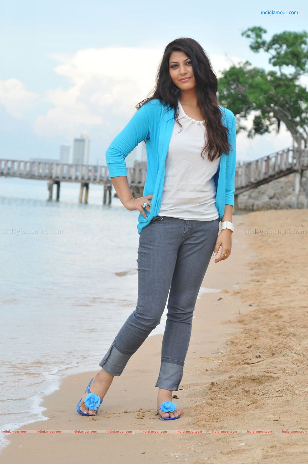 Sarah Sharma Actress hd photo