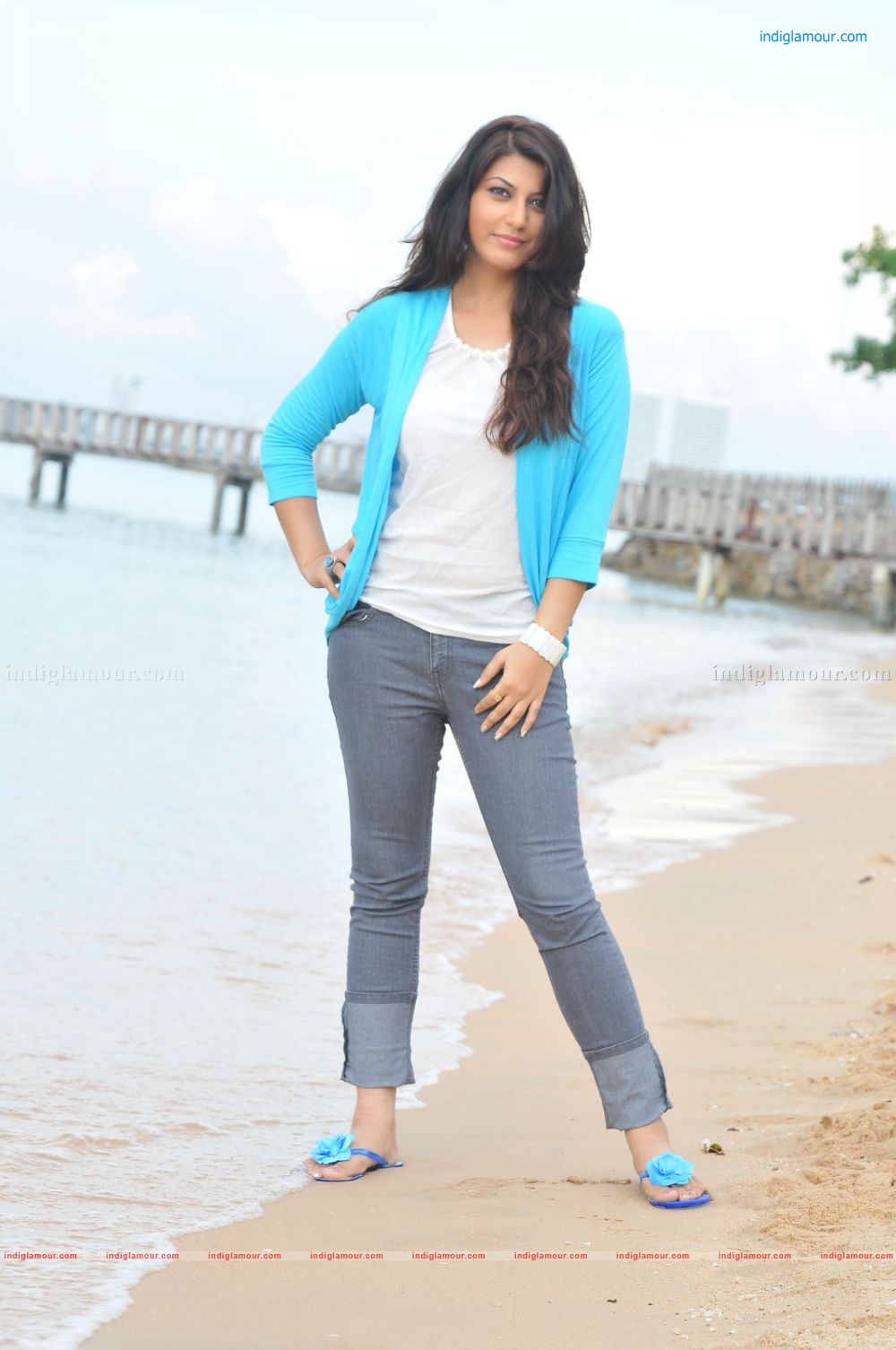Sarah Sharma Actress hd photo