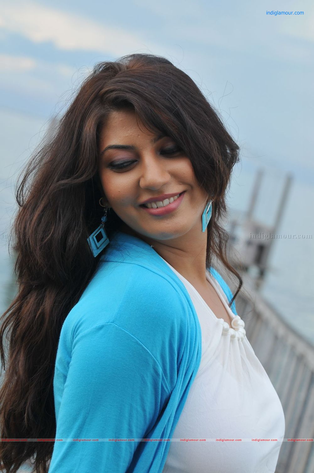 Sarah Sharma Actress hd photo