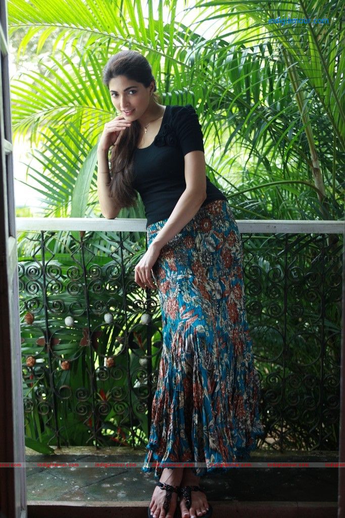 Parvathy Omanakuttan Actress hd photo